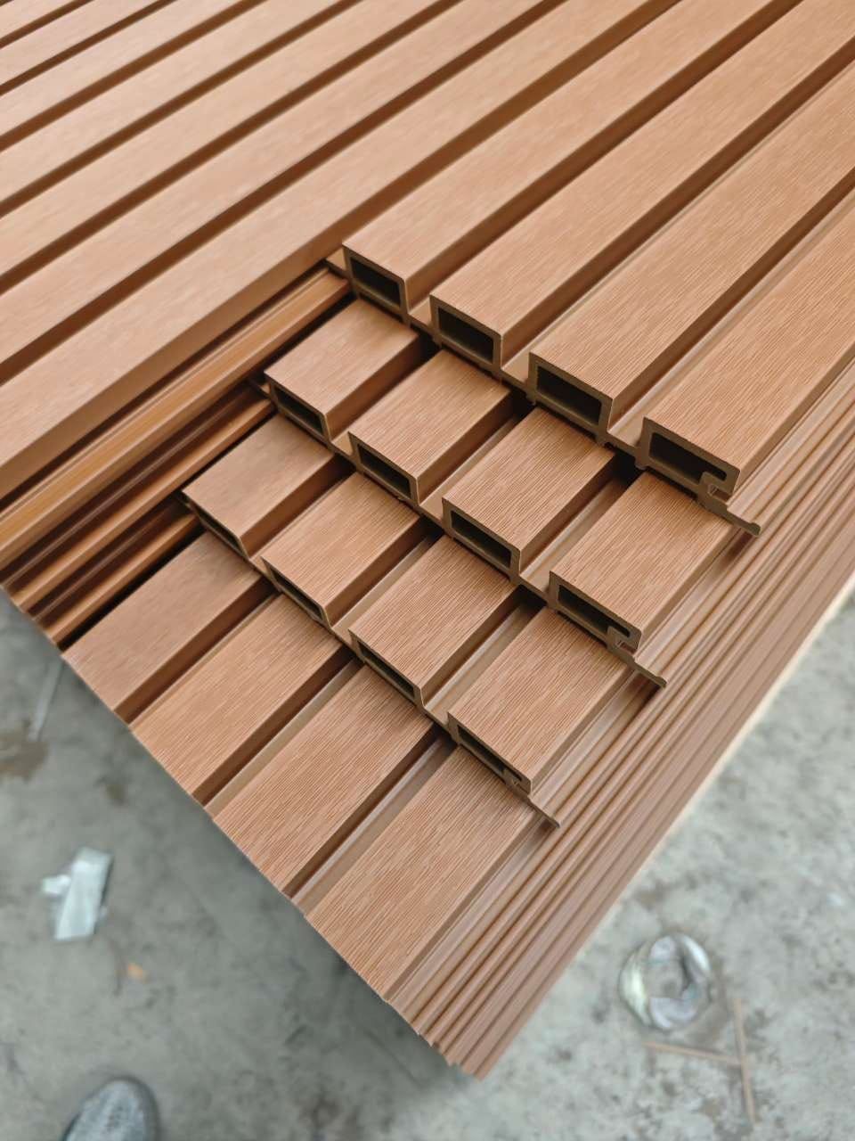 WPC Para Exterior Simil Madera TEAK