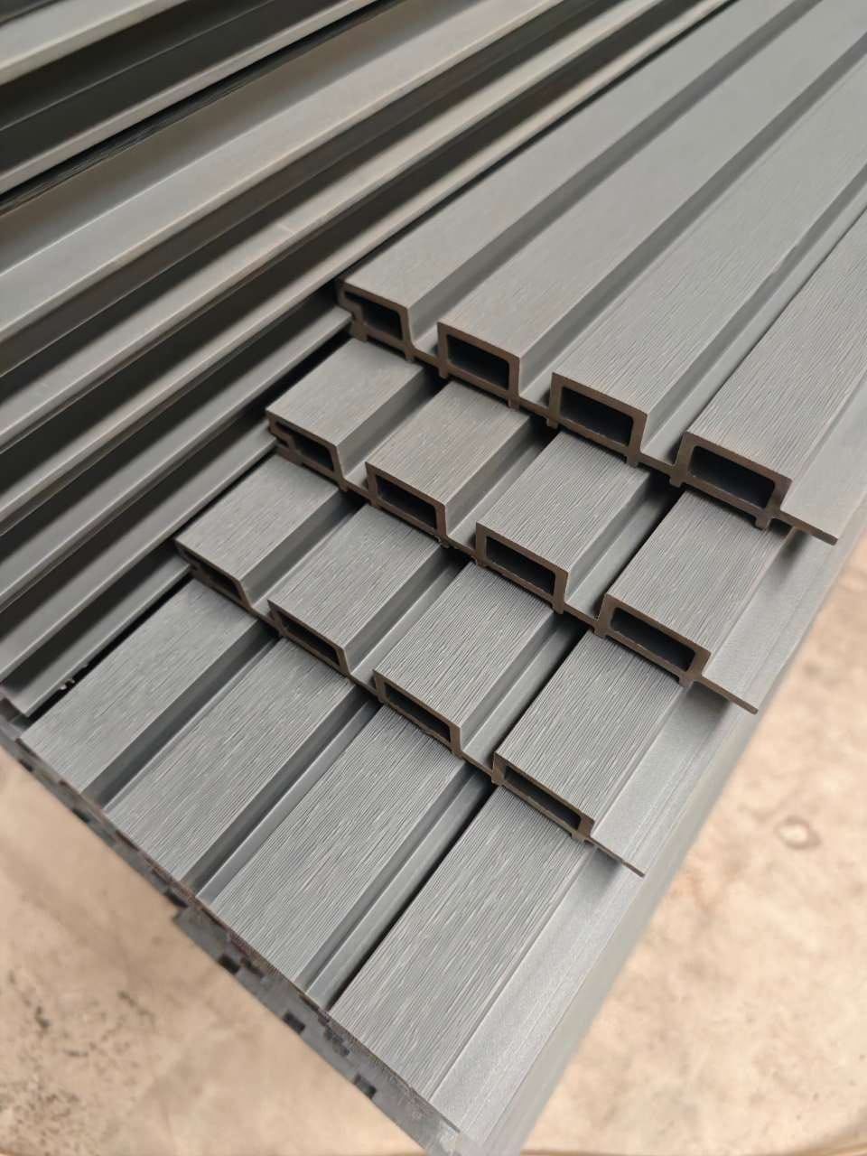WPC Para Exterior Simil Madera Grey