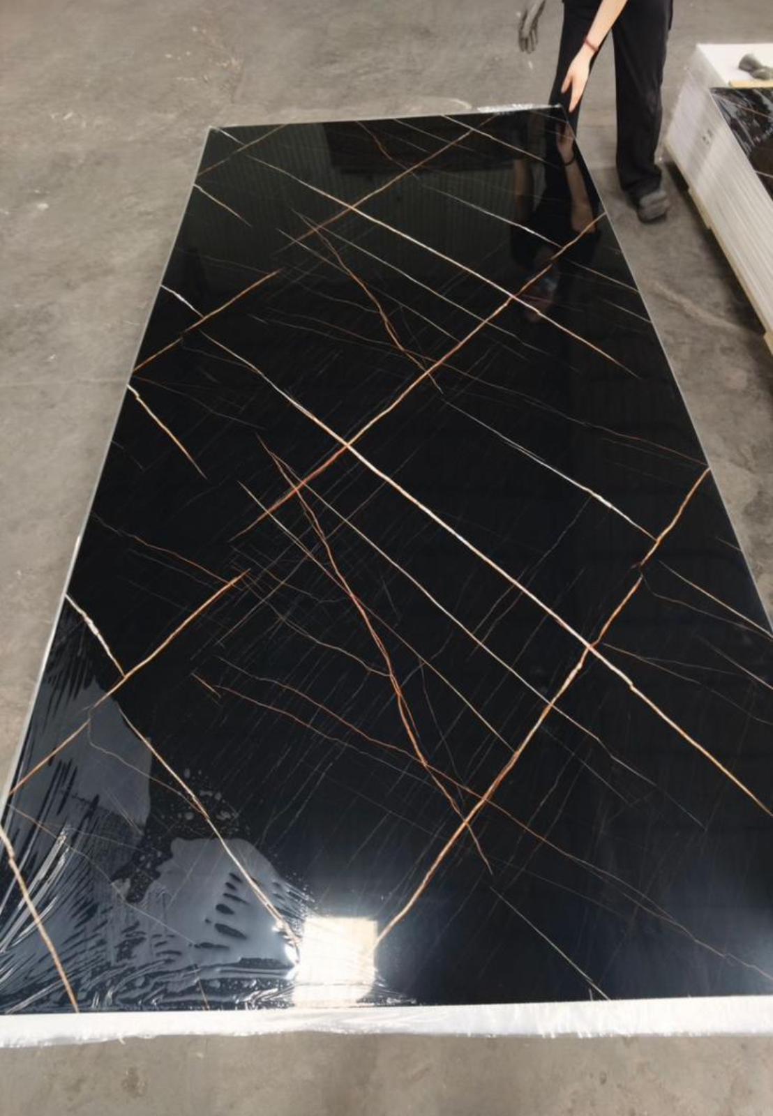 Placa Simil Marmol color Negro 4mm
